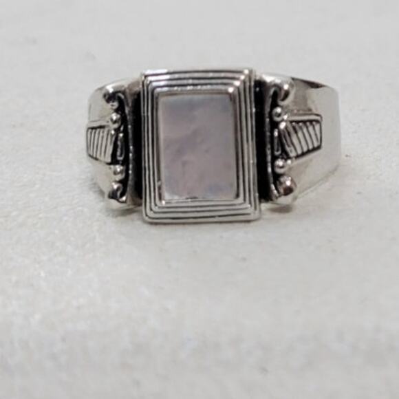Sterling Silver Ring With Gray Gemstone Size 11 Whimsical Boho Hippie Witchy - Picture 1 of 3